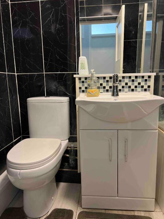 Normanton Apartment *